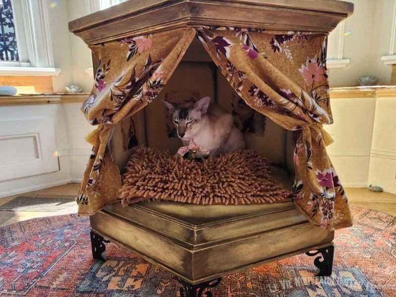Custom Order Option: Beautiful Siamese Cat Bed, Cat House, Pet Crate, Cat Lover Gift, End Table, Vintage 70s Hexagon Japanese Art Retro